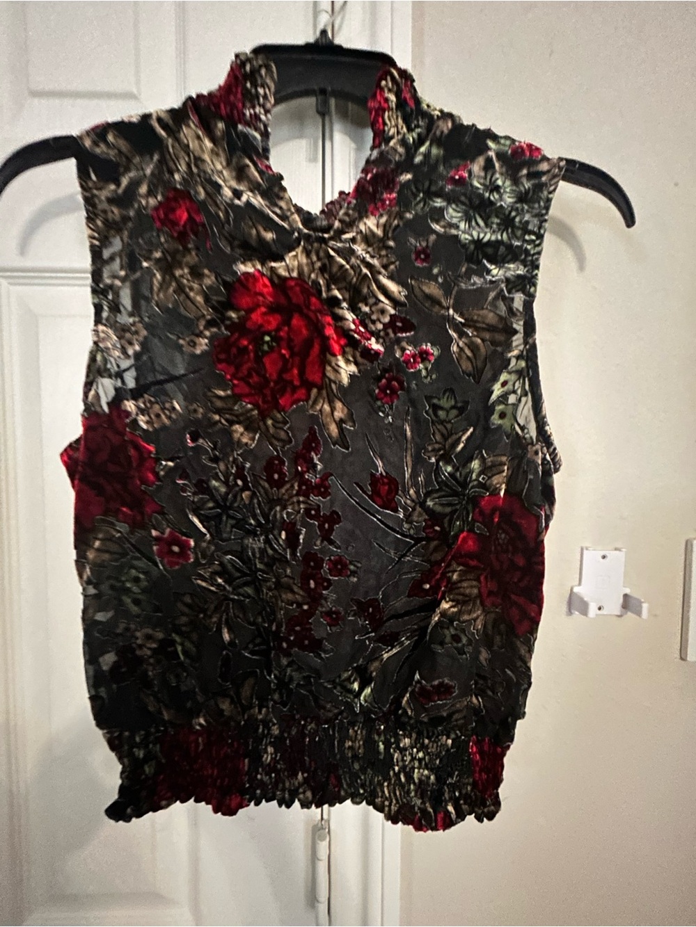 Guess Velvet Floral Sleeveless Top in Gray, Red and Gold - Picture 2 of 4